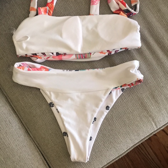 Bikini Set - Picture 3 of 4